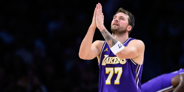 乐鱼体育app下载-NBA名记爆料：东契奇成湖人抢不到字母哥的关键原因！