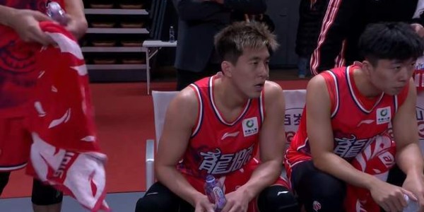 乐鱼体育官方入口-郭艾伦复出，独砍16分5失误，广州加时险胜，山东大汉空砍30+6+6