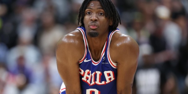 乐鱼体育官方入口-93次出手仅得103分！NBA现役第一“独狼”，他真不值2.04亿美元