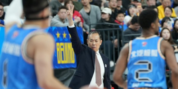 乐鱼体育登录入口-北京首钢VS北控男篮！曾凡博复出，张庆鹏背水一战，央视直播