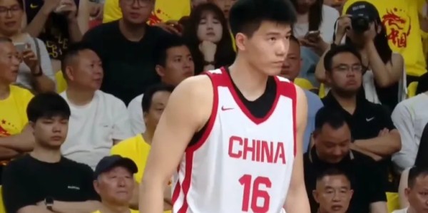 男篮热身赛首战，徐昕焦泊乔皆得分上双，杜锋有何感想？